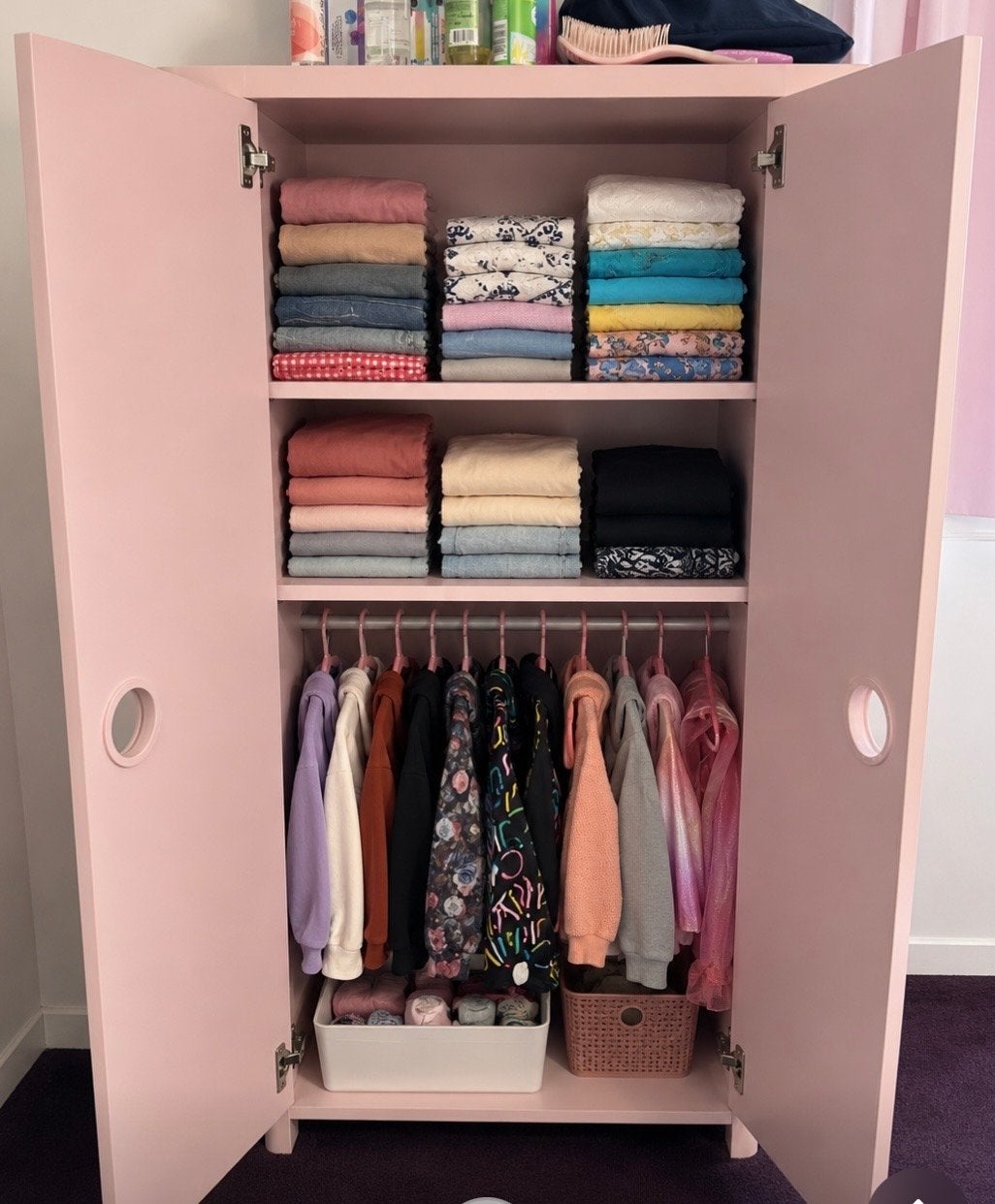 Roze kledingkast en bijpassend bed voor kinderkamer, Huis en Inrichting, Ophalen, Gebruikt, 50 tot 100 cm, 150 tot 200 cm