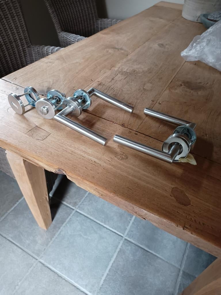 2x rvs deurkruk (+ wcslot,meterkastslot +3slotplaten), Doe-het-zelf en Verbouw, Ophalen of Verzenden, Rvs, Slot