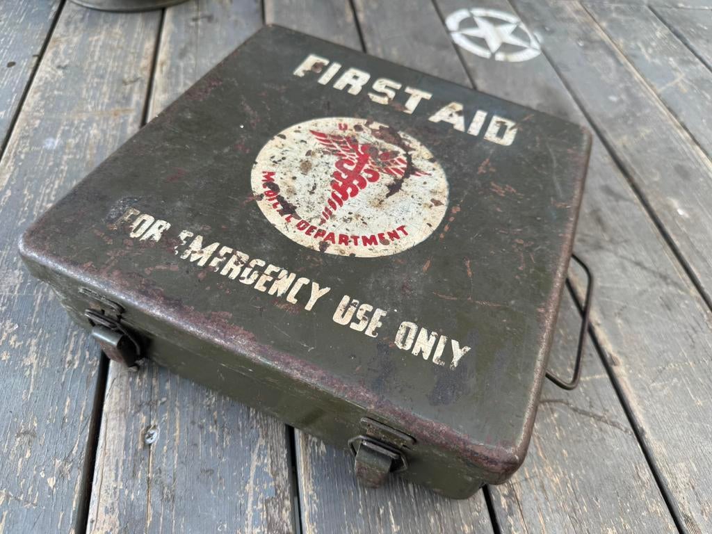 Ww2 First aid US emergency box, Ophalen of Verzenden, Zo goed als nieuw, Overige typen