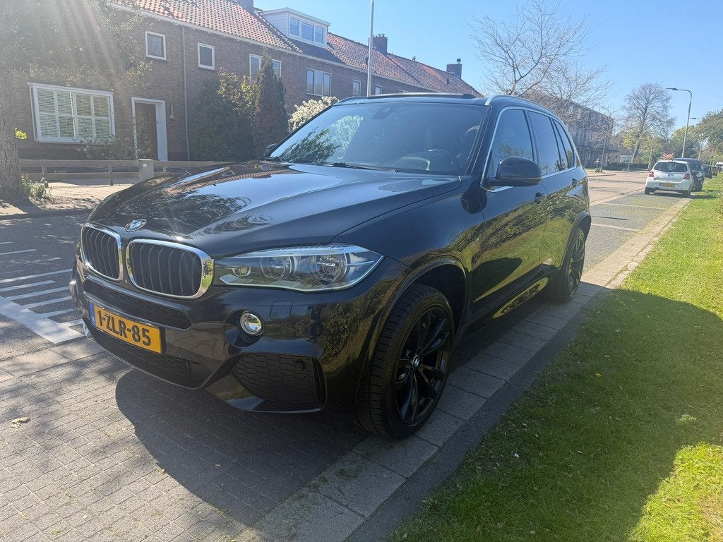 BMW X5 XDrive25d High Executive 7 PERSOON-AUTO-PANO-LEER-CAM, Auto's, BMW, 4 cilinders, 241 €/maand, 7 stoelen, Zwart