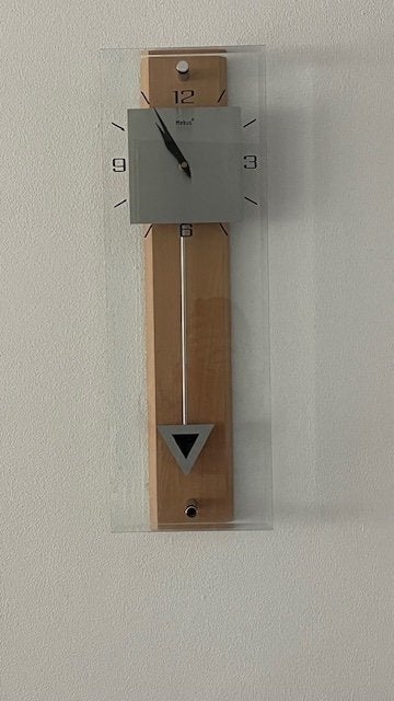 Klok, wandklok mebus quartz hout/glas 60x20 cm, werkt op, Ophalen, Zo goed als nieuw, Wandklok