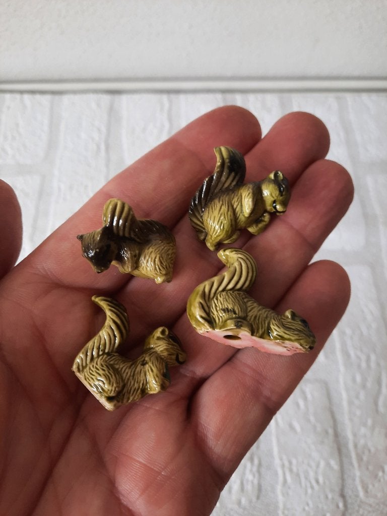 Eekhoorntjes Set van 4 - Kunststof Miniaturen, Ophalen of Verzenden, Nieuw, Dier