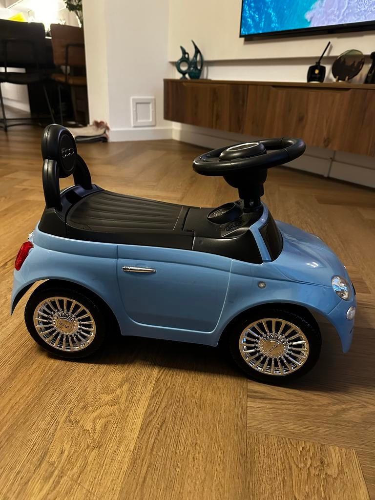 Blauwe Fiat 500 loopauto voor kinderen met muziek, Ophalen of Verzenden, Zo goed als nieuw, Loopvoertuig