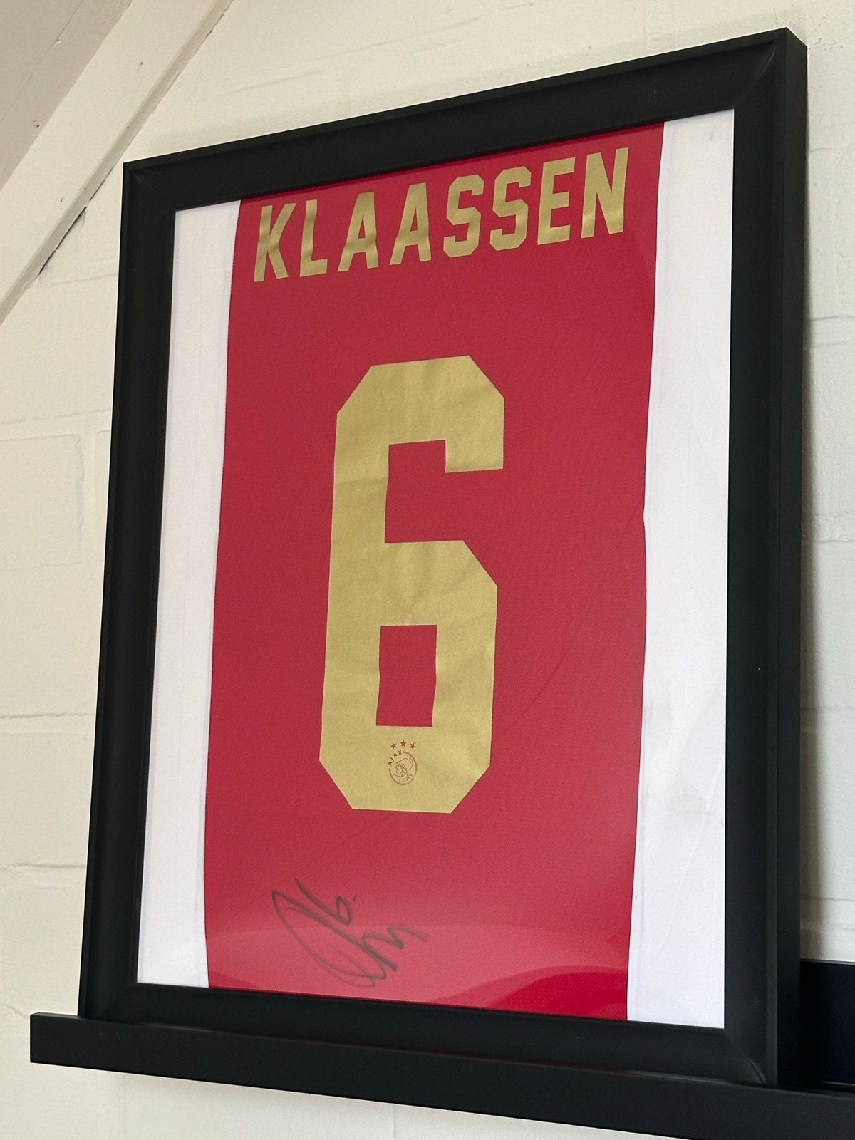 Ingelijst gesigneerd Ajax shirt Klaassen #6, Ophalen of Verzenden, Zo goed als nieuw, Ajax, Shirt