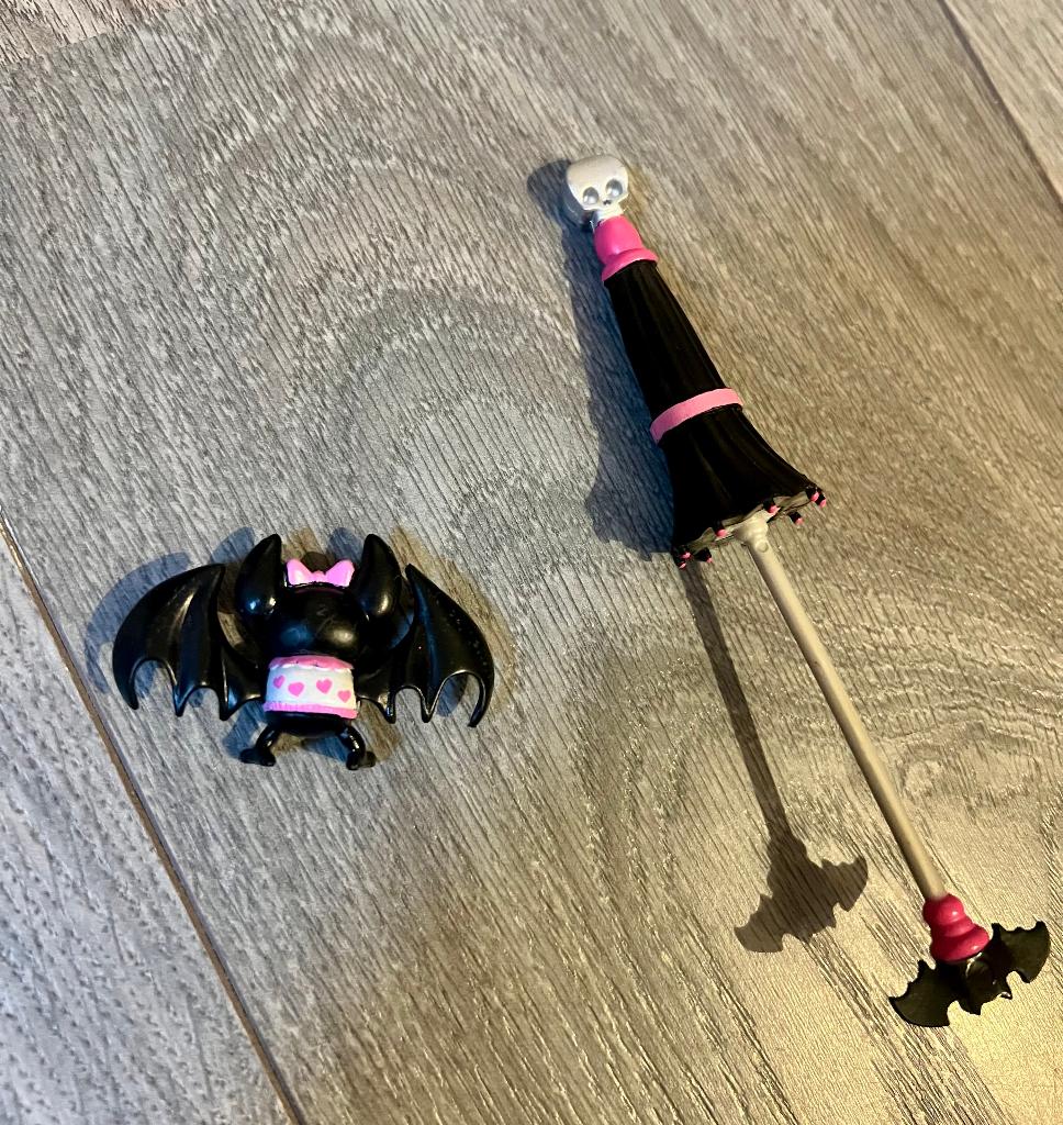 Mattel Monster High pop Draculaura First Wave G1 collectie, Ophalen of Verzenden, Zo goed als nieuw, Accessoires
