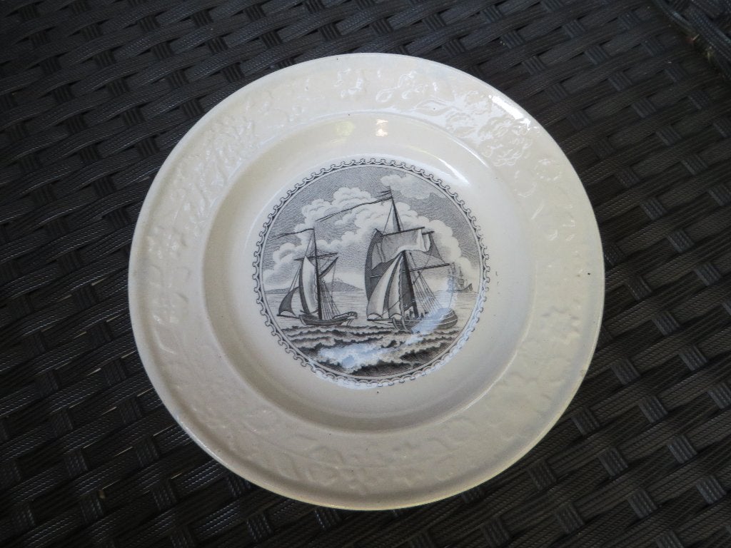 Antiek Engels creamware aardewerk bordje, 2 zeil schepen, Antiek en Kunst, Ophalen of Verzenden