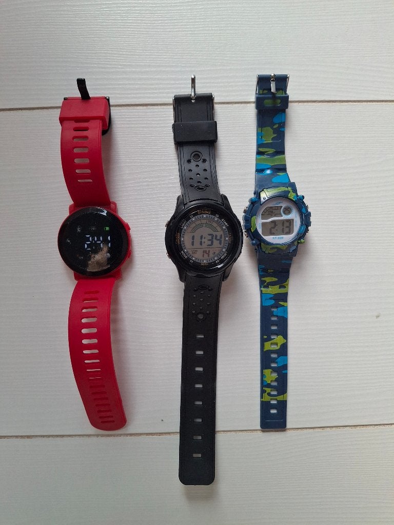3 x horloge kind LED/DIGITAAL nieuw 3 stuks 9,95, Ophalen of Verzenden, Nieuw, Rood, Jongen