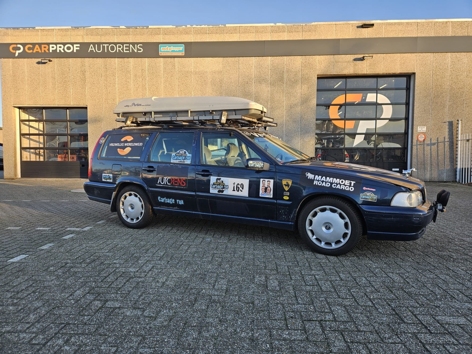 Volvo V70 2.5-20V Luxury-Line (bj 1997, automaat), Stoelverwarming, Blauw, Origineel Nederlands, 2435 cc