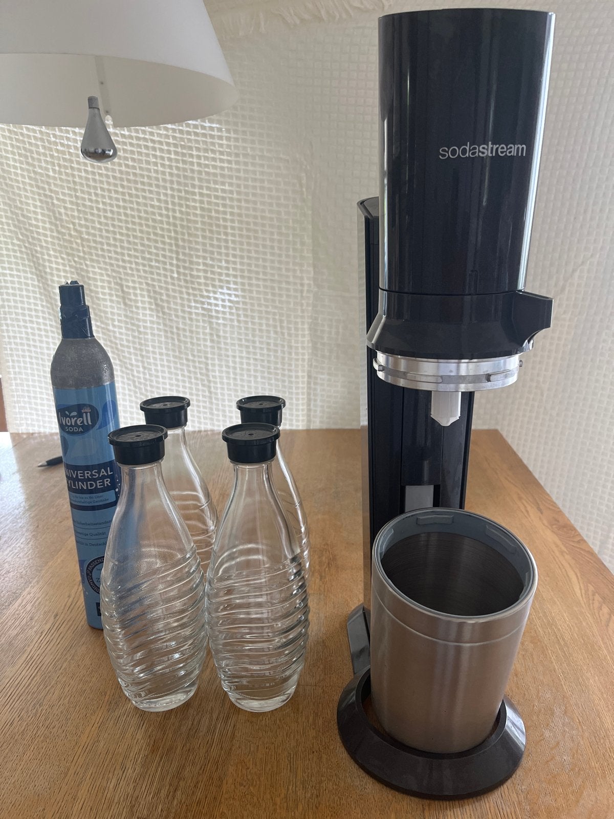 Sodastream met 4 glazen flessen en 2 CO2 cilinder, Witgoed en Apparatuur, Ophalen, Gebruikt