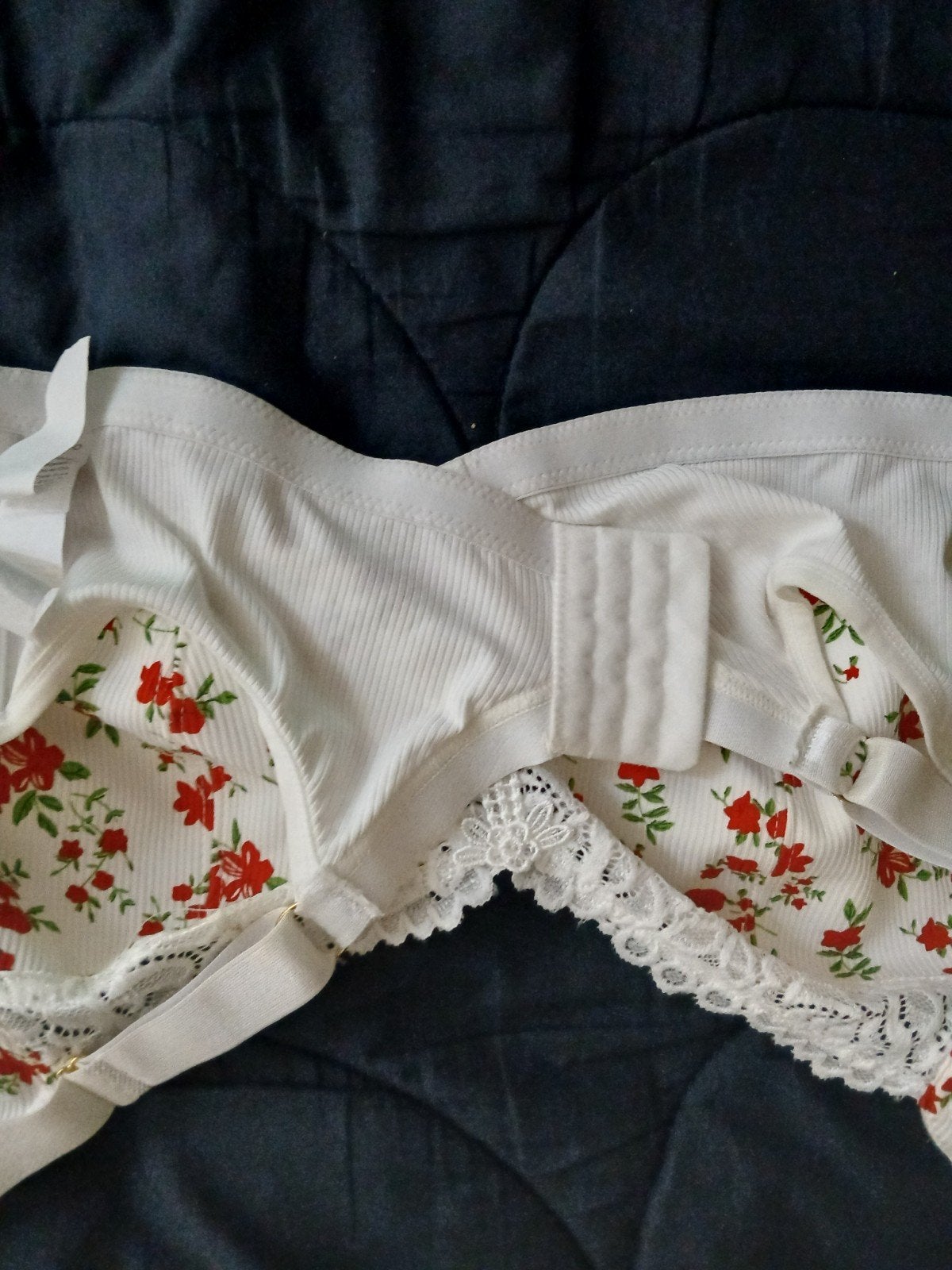 Witte BH met rood bloemenpatroon en kant 95D, Kleding | Dames, Ondergoed en Lingerie, Onbekend, Ophalen of Verzenden, Wit, BH
