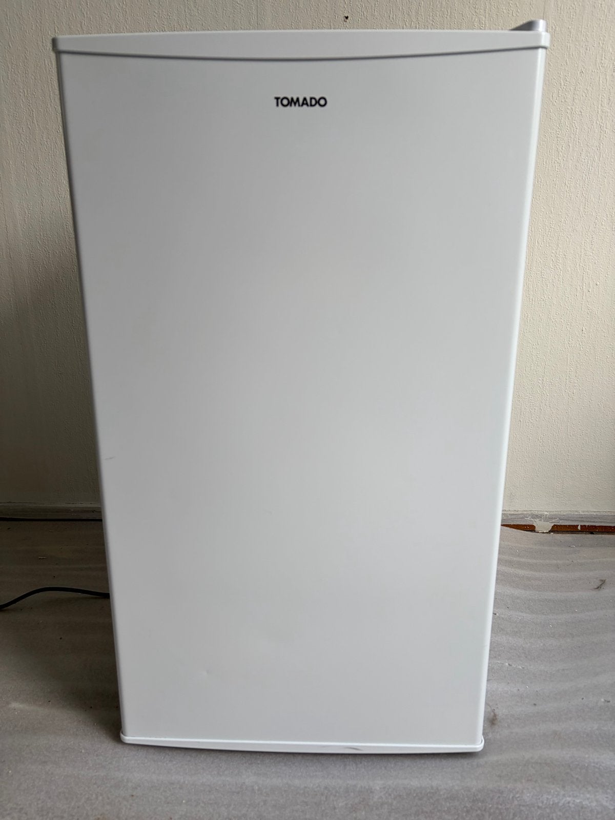 Tomado Koelkast met vriesvak - Tafelmodel 80 Liter, Witgoed en Apparatuur, Ophalen, Zo goed als nieuw, 45 tot 60 cm, Met vriesvak