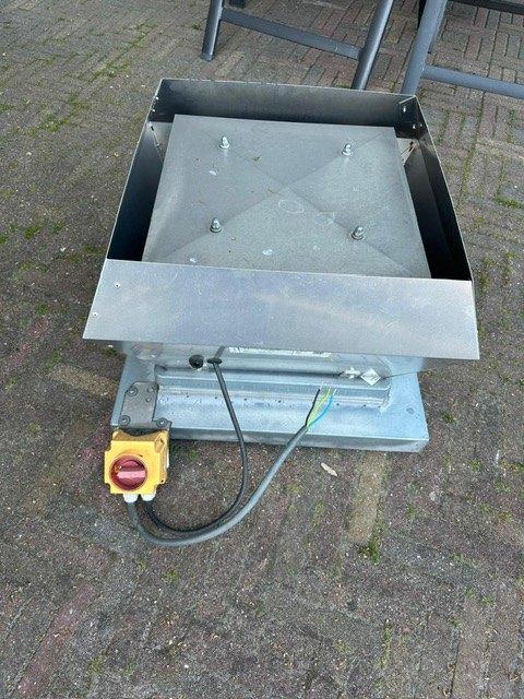 Systemair dakventilator, Doe-het-zelf en Verbouw, Ventilatie en Afzuiging, Ophalen, Zo goed als nieuw, Ventilator