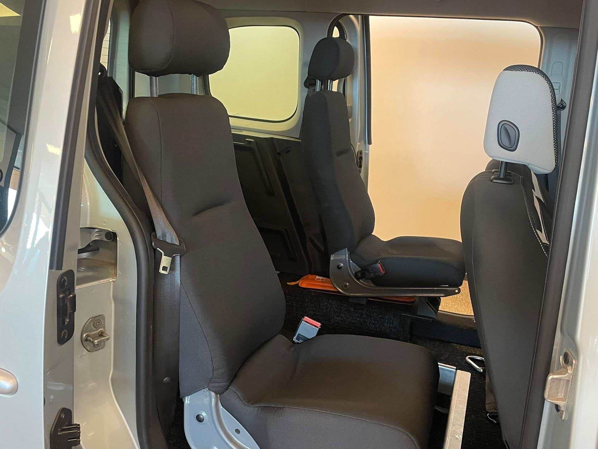 Renault Kangoo Rolstoelauto XXL-Ombouw 150cm binnenhoogte 4+, Stof, Gebruikt, 4 stoelen, Handgeschakeld