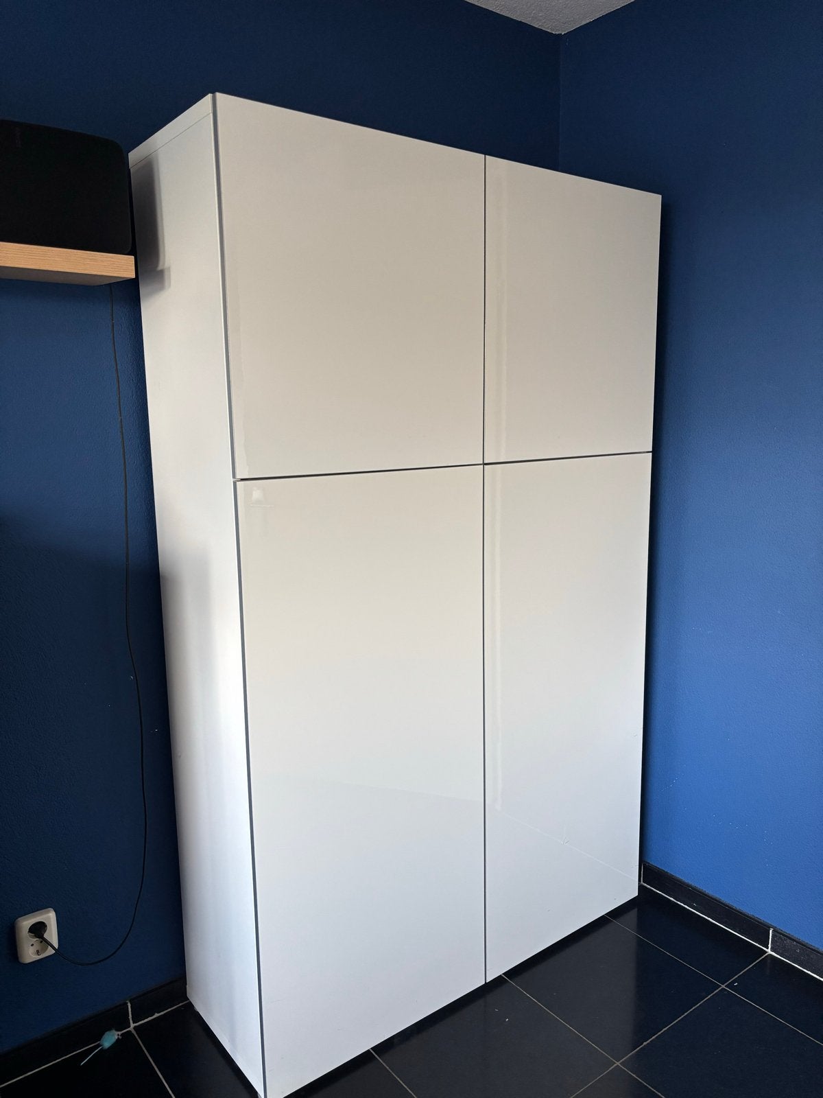 Ikea Besta kast met hoogglans witte deuren - 120cm breed, Ophalen, Gebruikt, Overige materialen, 100 tot 150 cm