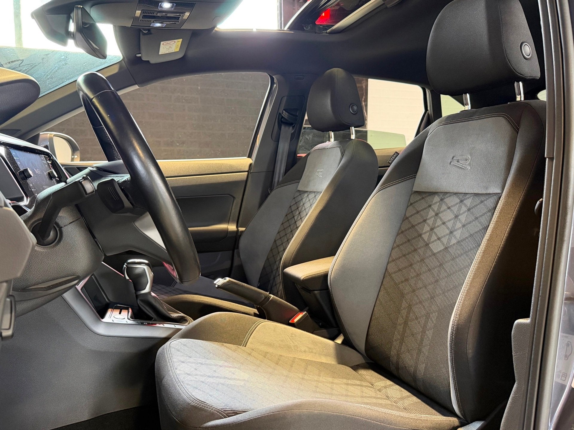 Volkswagen TAIGO 1.5 TSI R-Line Pano|Cam|Keyl|Led|IQ|Carplay, Euro 6, 4 cilinders, 150 pk, 1204 kg