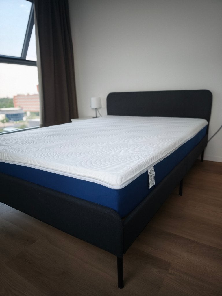 IKEA SLATTUM Bed 140x200 + Traagschuimmatras – 9 maanden oud, Ophalen, Overige materialen, Tweepersoons, 140 cm