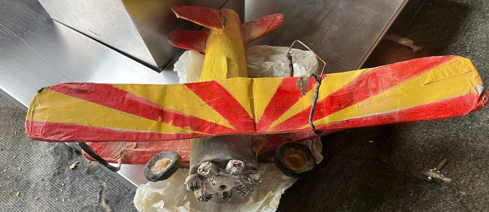 Bergen op Zoom ,carnaval,ANTIEK VLIEGTUIG van PAPIER-MACHÉ !, Ophalen of Verzenden