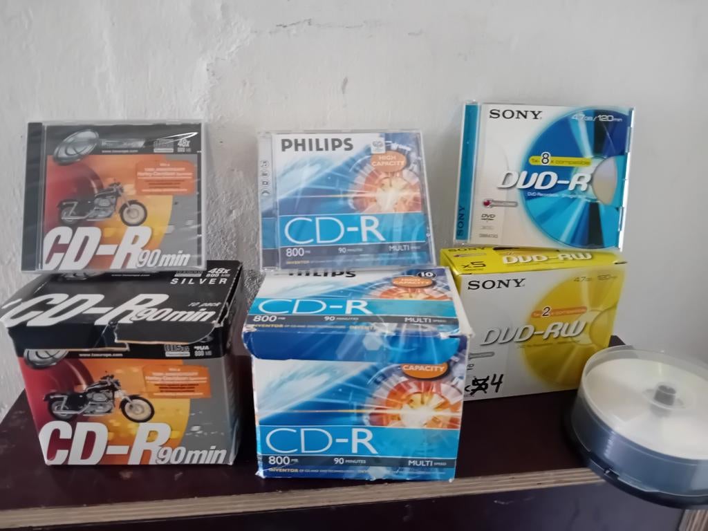 CD-R en DVD-RW schijven - Diverse merken en capaciteiten, Gebruikt, Cd, Ophalen of Verzenden, Philips, Sony, Onbekend