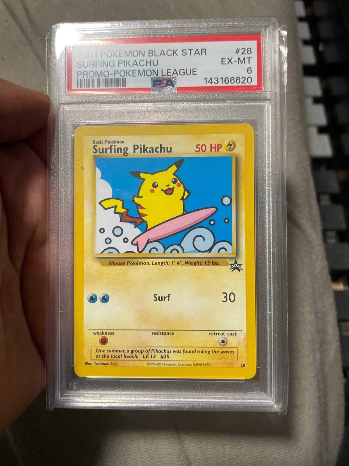 2001 Pokémon Black Star Surfing Pikachu Promo PSA 6, Ophalen, Gebruikt, Losse kaart