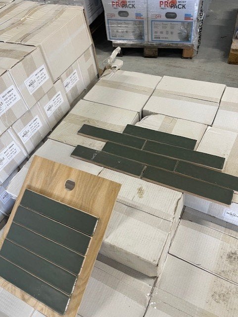 Wandtegel 5x25 Groen Mat — Handgemaakte look | €29,95 p/m², Tuin en Terras, Tegels en Klinkers, Keramiek, Overige typen, Nieuw