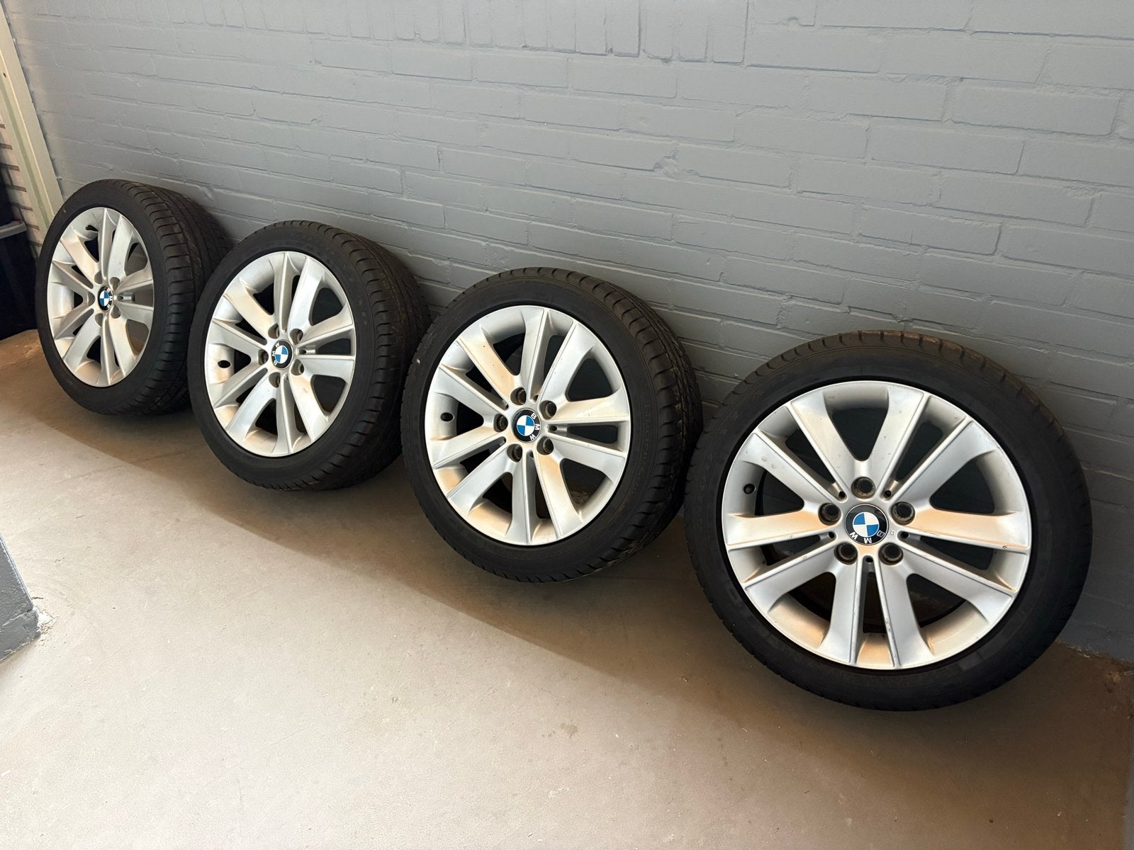 Originele 17 inch BMW velgen met zgan zomerbanden, Ophalen, Gebruikt, Banden en Velgen, 17 inch