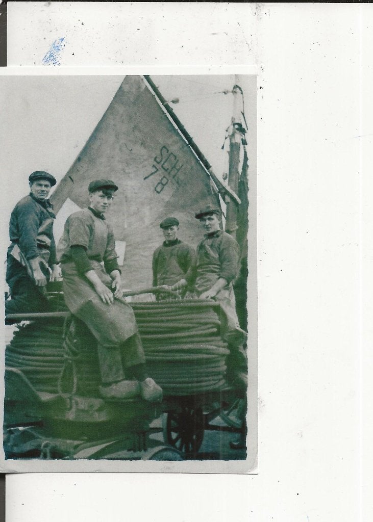 Scheveningen Sch 78 reepschieter aan het werk Foto, Ophalen of Verzenden, Ongelopen, Zuid-Holland