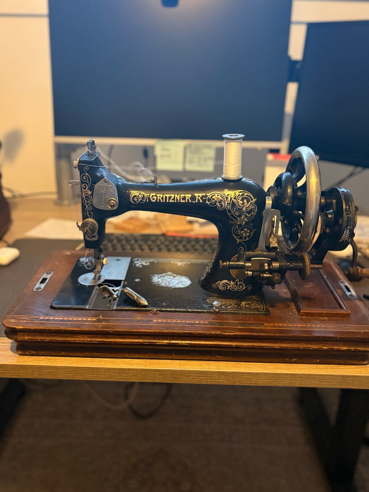 Antieke Gritzner handnaaimachine met houten kap, Ophalen of Verzenden