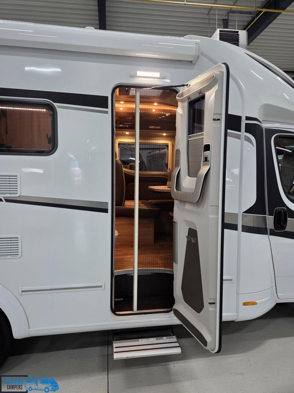 Knaus Sun Ti 650 MEG Platinum *Automaat* Dubbele bodem, Caravans en Kamperen, Automaat, Tot en met 2, 6 tot 7 meter, Bedrijf