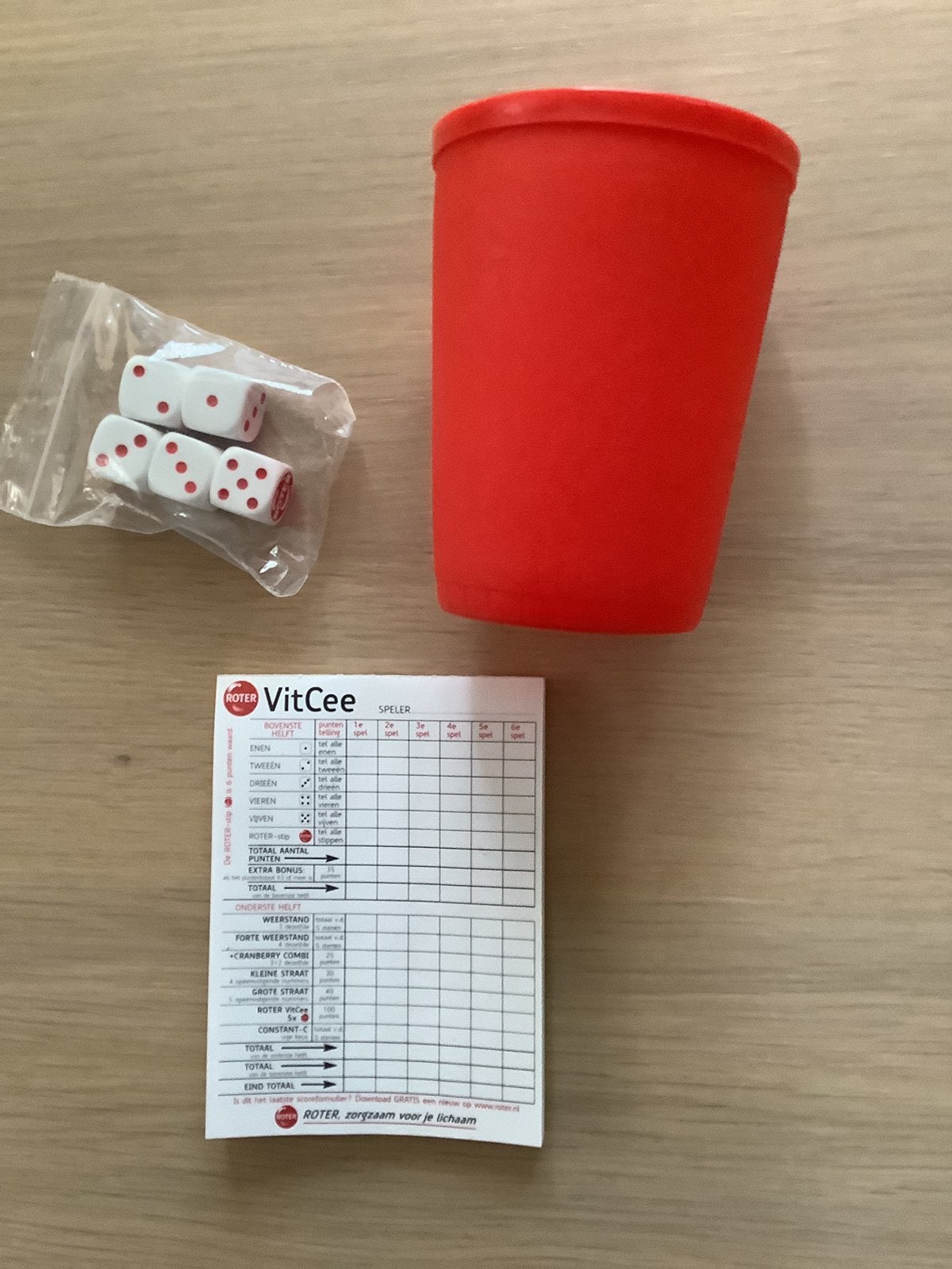 Dobbelspel met scoreblok en beker, Ophalen of Verzenden, Nieuw