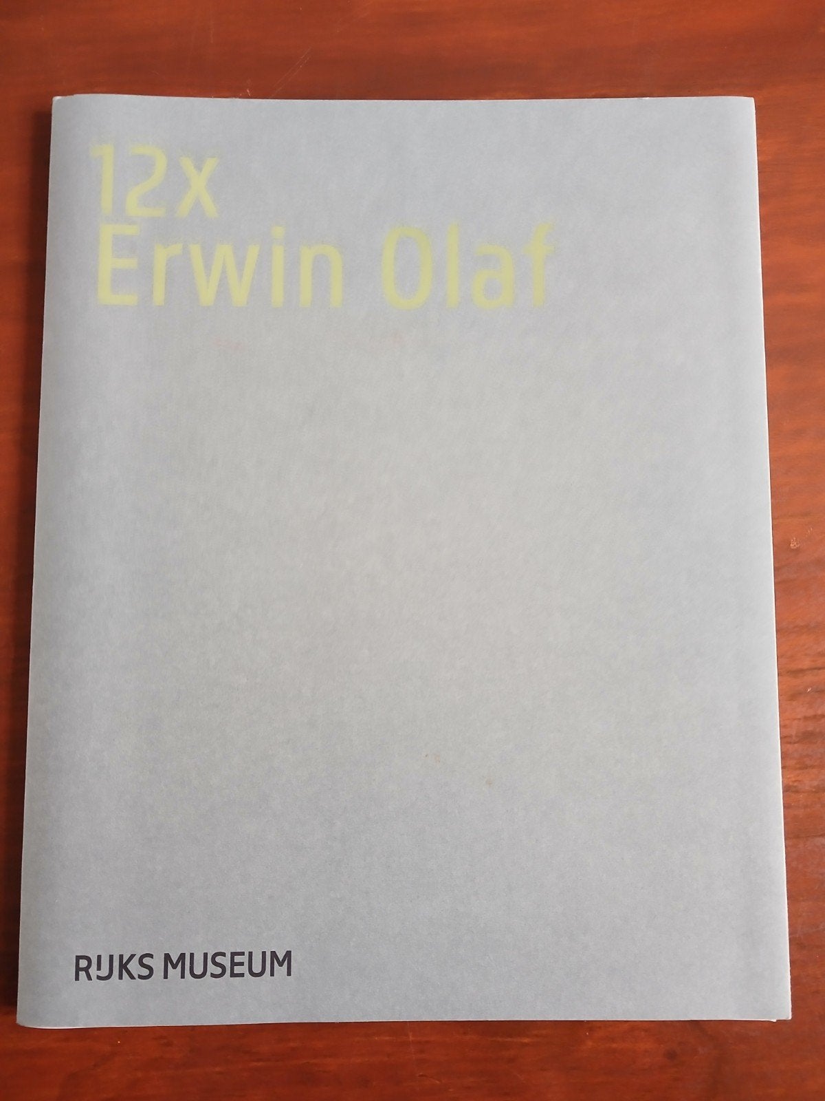 12x Erwin Olaf -  Genummerd en gesigneerd (290/300), Verzenden, Zo goed als nieuw, Fotografen, Erwin Olaf