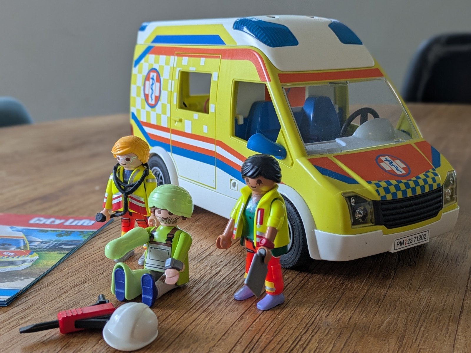 PLAYMOBIL City Life Ambulance - 71202, Ophalen, Complete set, Voertuig, Zo goed als nieuw