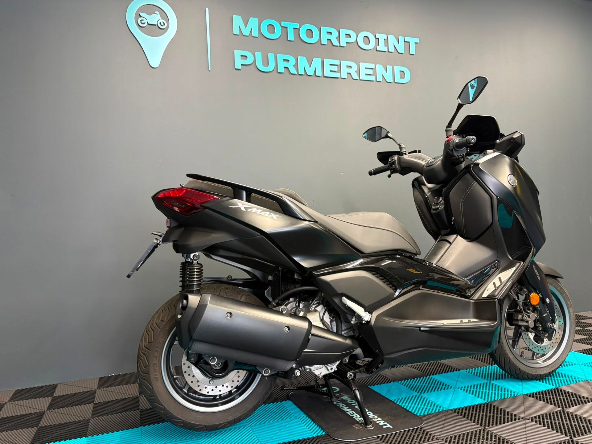 Yamaha XMAX 300 | X-MAX 300 | TECHMAX 300 | TECH MAX 300, Scooter, 292 cc, Koolhovenlaan 101
1119 NC  Schiphol-Rijk, NL, Info@yamaha-motor.nl