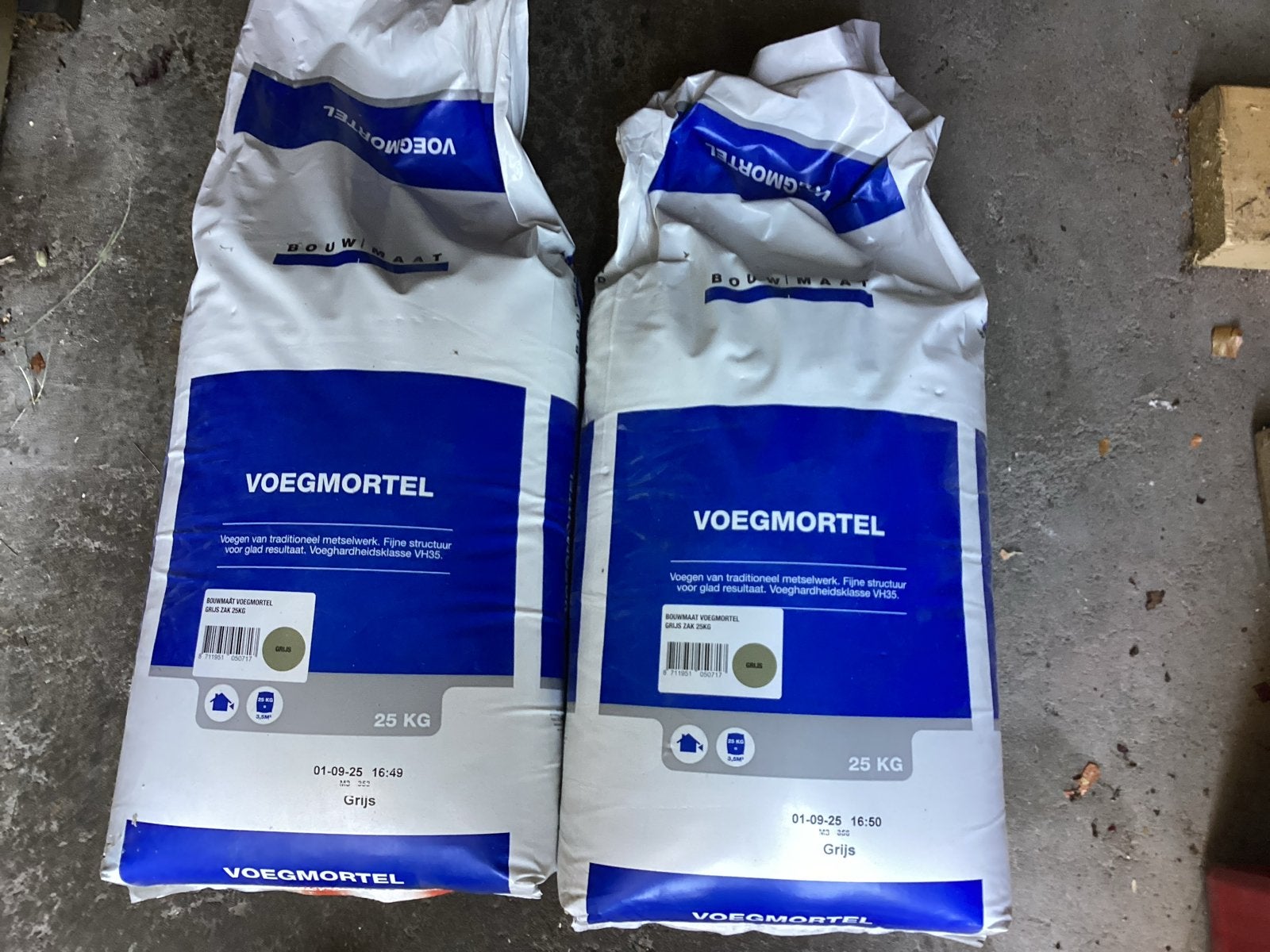 2 zakken Bouwmaat Voegmortel Grijs 25 kg, Ophalen, Nieuw