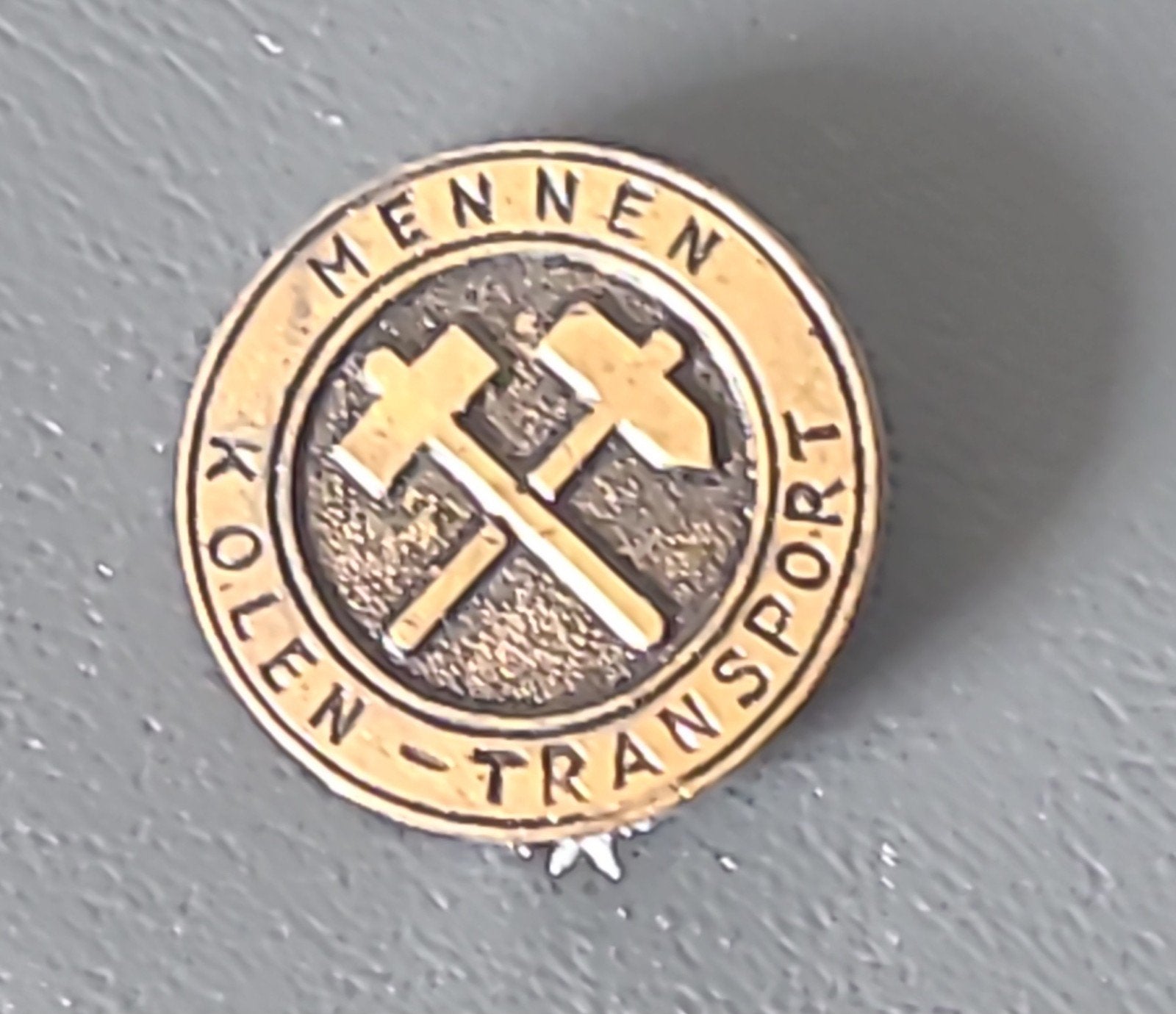 Vintage Speldje: Kolen-Transport Mennen, Verzamelen, Verzenden, Gebruikt, Overige onderwerpen, Speldje of Pin