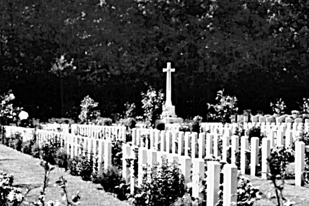 969279	Oosterbeek	Airborne Cemetery	Gld 1955, Ophalen of Verzenden, 1940 tot 1960, Gelopen, Gelderland