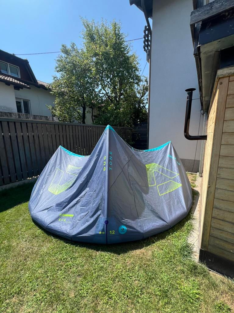 2025 Duotone Evo 12m Kite, Watersport en Boten, Kitesurfen, Geen board, Ophalen of Verzenden, Zo goed als nieuw, 9 m²