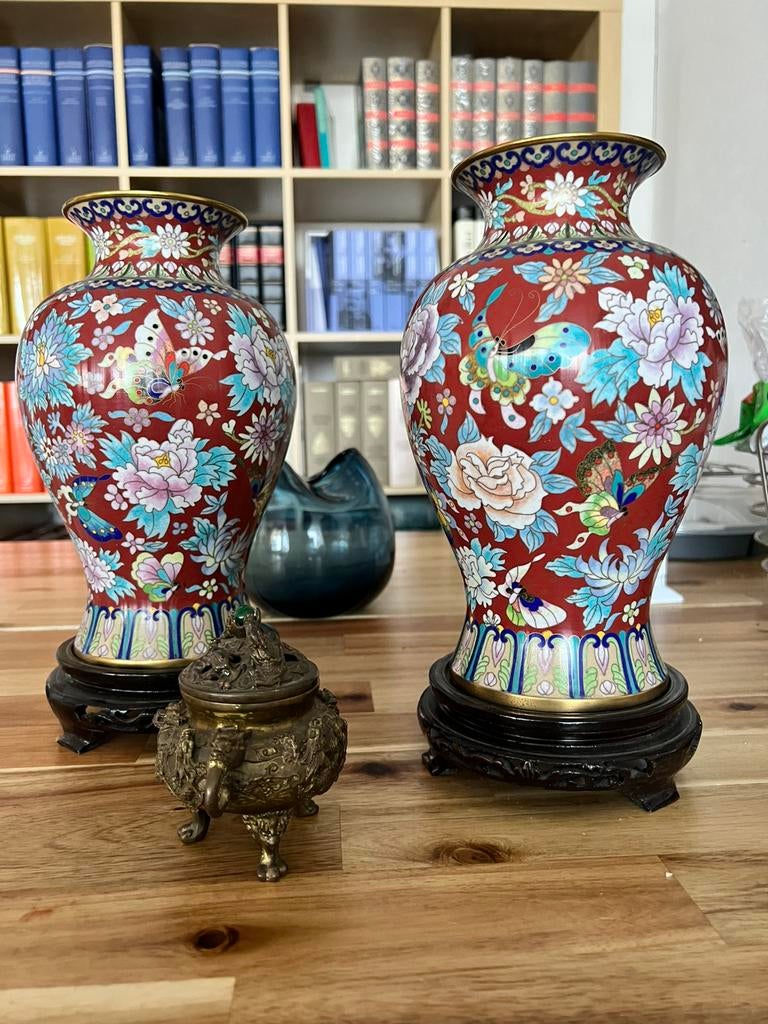 Set van 2 cloisonné vazen en wierookbrander; uit XIX eeuw, Ophalen of Verzenden