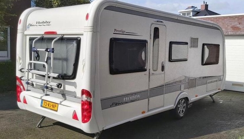 Hobby Prestige 495UL Caravan met 2 aparte bedden en rondzit, Rondzit, Hobby, Particulier, 5 tot 6 meter