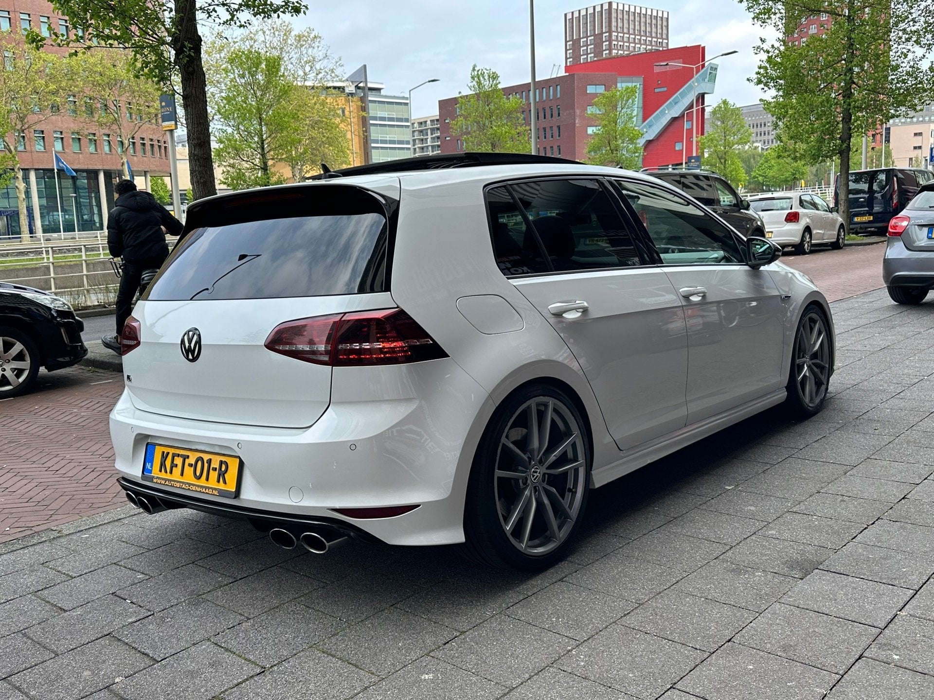 Volkswagen Golf 2.0 TSI R Aut Leer Navi Camera Pano, Automaat, Gebruikt, Euro 6, 4 cilinders