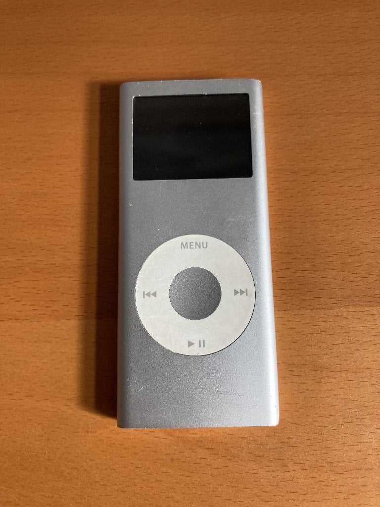 iPod Nano (2nd Gen) / 2GB / MA477LL/A, Gebruikt, Ophalen of Verzenden, Nano, Zilver
