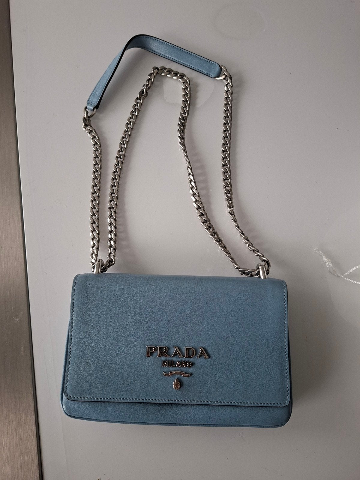 prada tasje biedt voldoende ruimte voor je essentails, Ophalen of Verzenden, Zo goed als nieuw, Schoudertasje