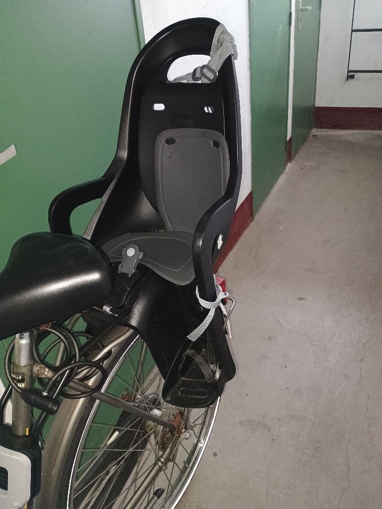Gebruikt fietsstoeltje voor achterop de fiets, Ophalen, Achterzitje, Onbekend, 9 t/m 18 kg