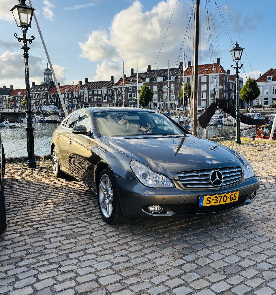 Mercedes-Benz CLS 320 V6 AUT 2006 (+ winter banden), Auto's, Mercedes-Benz, Achterwielaandrijving, 4 stoelen, 2987 cc, Leder