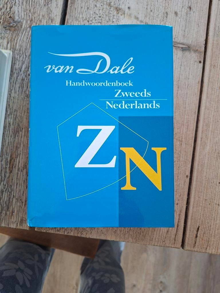 Van Dale handwoordenboek Zweeds-Nederlands, Nederlands, Ophalen of Verzenden, Zo goed als nieuw, Van Dale