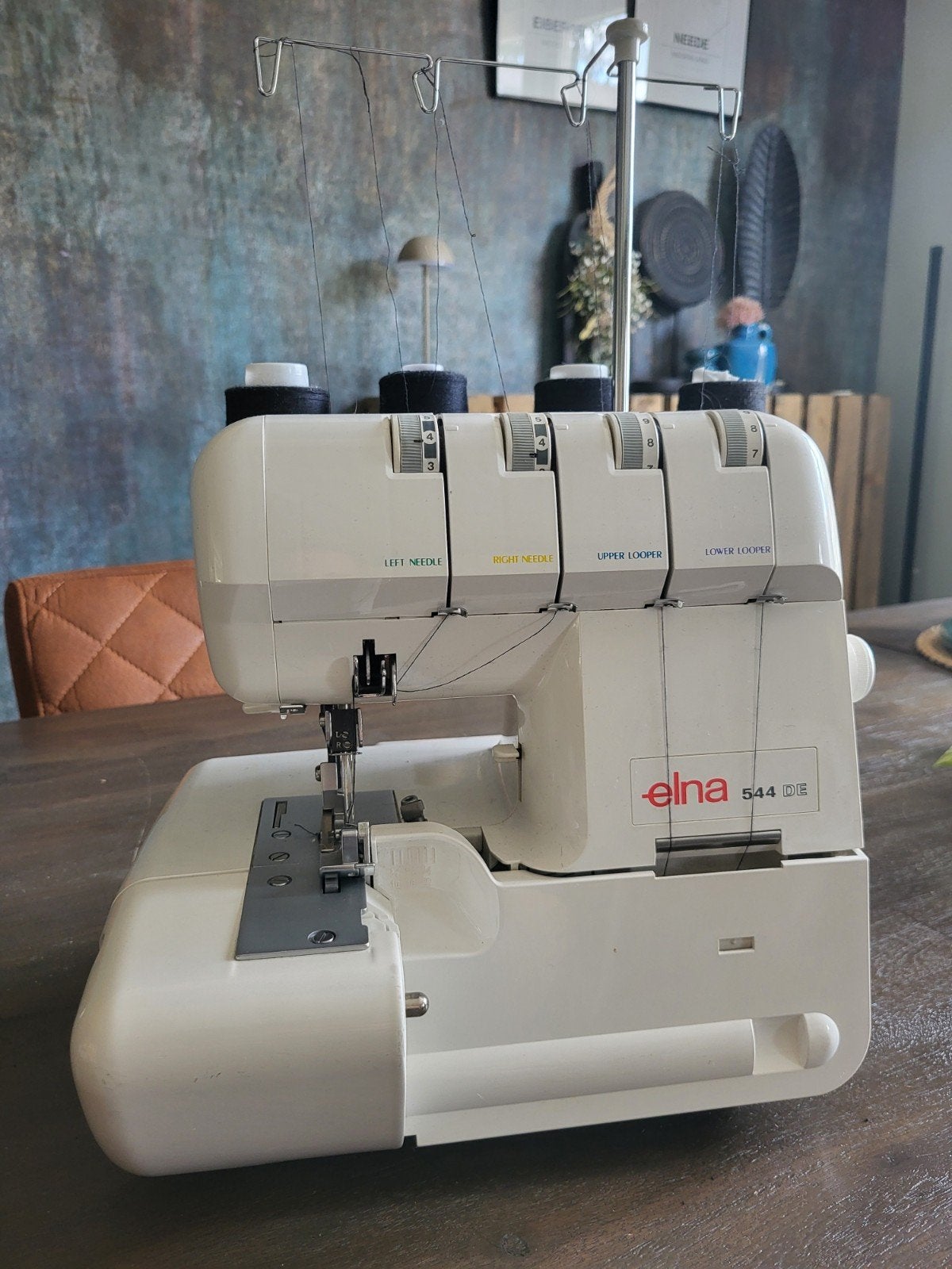 Elna Lockmachine 544DE - Zeer goede staat, incl. handleiding, Ophalen, Zo goed als nieuw, Lockmachine