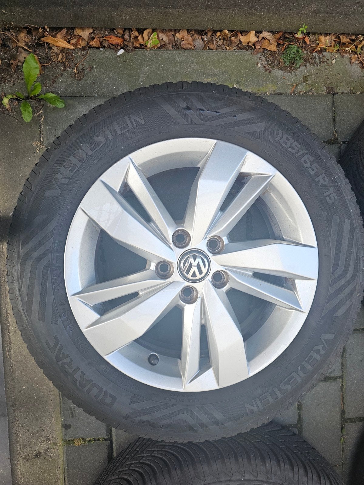 Vw. Polo 2G 15 inch origineel velgen met All-seasons banden, Ophalen of Verzenden