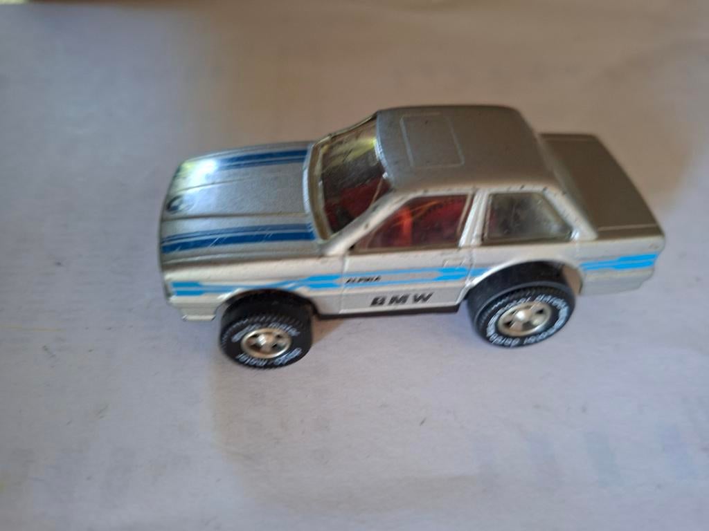 Darda BMW 323 Alpina No.1667 - Schaal 1:64 Pull Back, Hobby en Vrije tijd, Modelauto's | Overige schalen, Ophalen of Verzenden