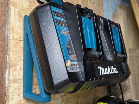 Acculader Wandhouder – DC18RD, Ophalen of Verzenden, Nieuw