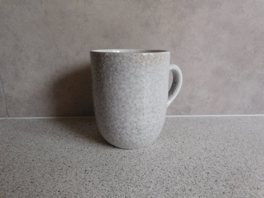 Mok Ribbel Uniq Taupe - 9x8 cm, Huis en Inrichting, Overige merken, Keramiek, Zo goed als nieuw, Overige stijlen