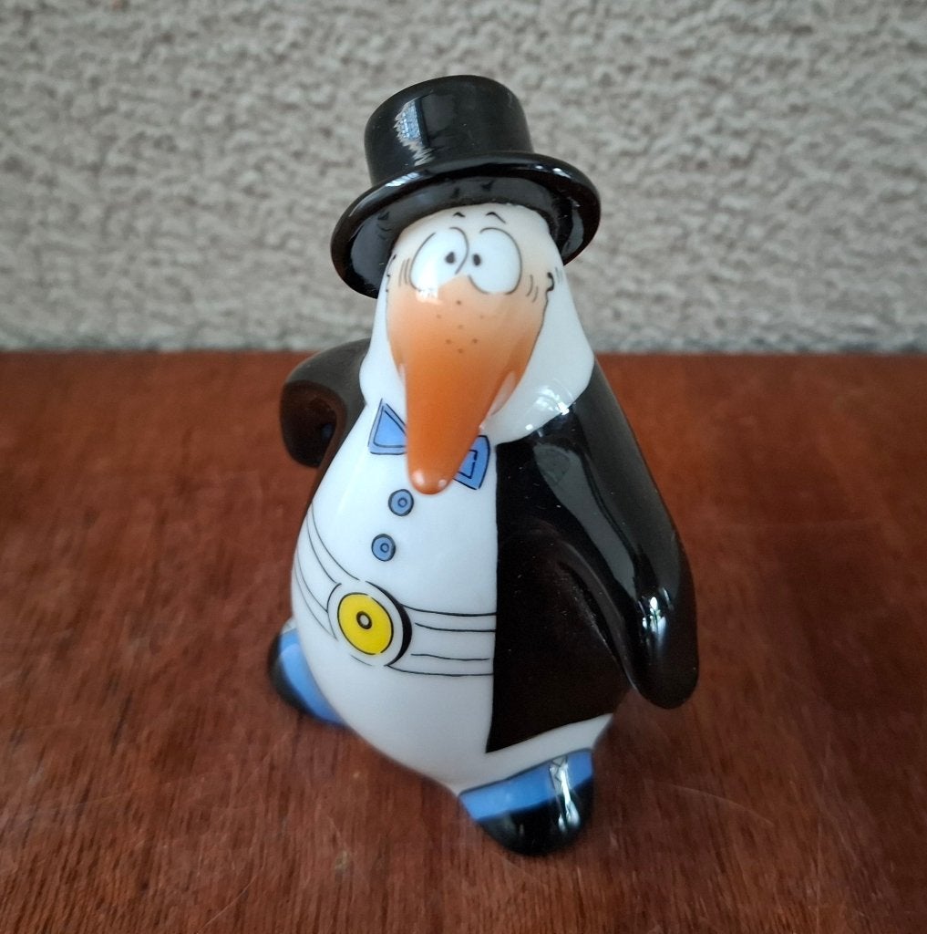Goebel beeldje van een pinguïn bruidegom/peperstrooier, Ophalen of Verzenden, Zo goed als nieuw, Dier